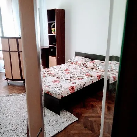 Economic Central Apartment Bucharest